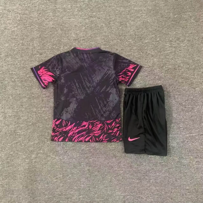 חליפה לילדים מהדורה מוגבלת